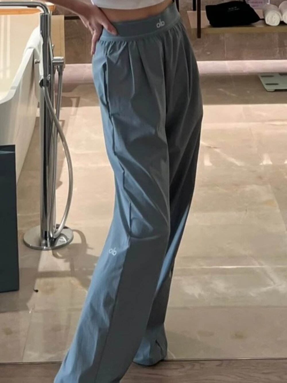 NWT Alo Yoga Suit Up Pants 😜 Steel Grey Wide Leg | Cozy Chic Athleisure Vibe🌷 - Picture 9 of 9